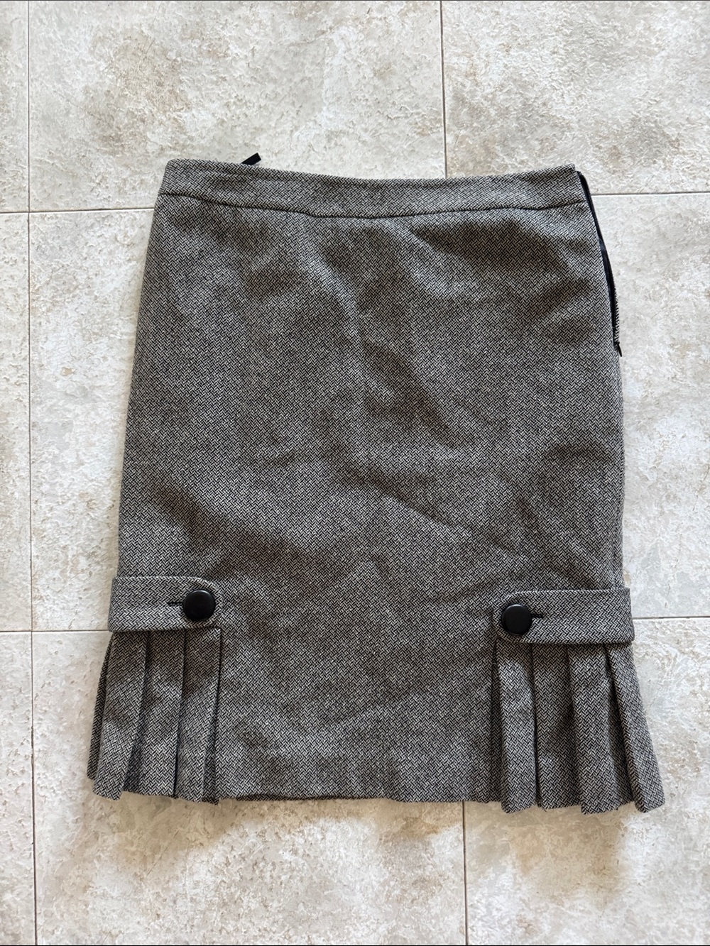 Banana Republic Gray Pleated Hem Pencil Skirt